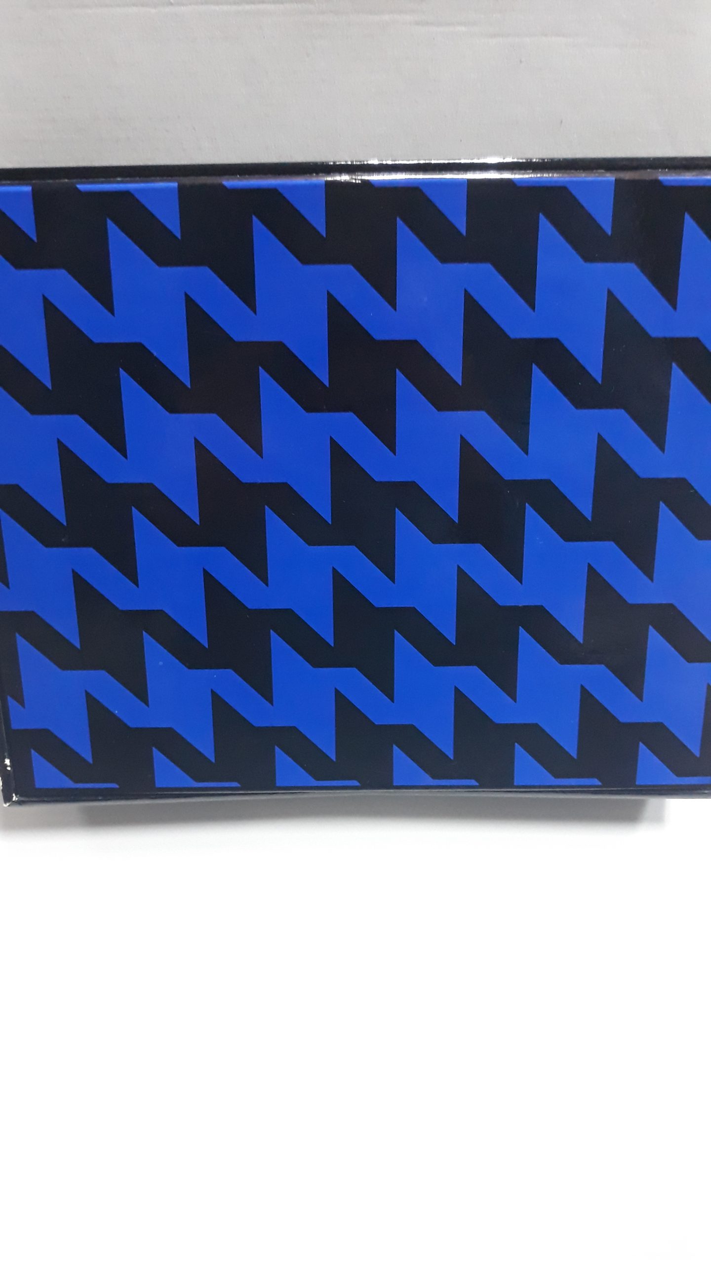 GUY LAROCHE CLANDESTINE EDITION NOIR CONFEZIONE EAU DE TOILETTE 50 ML+TOP EN SOIE - immagine 3