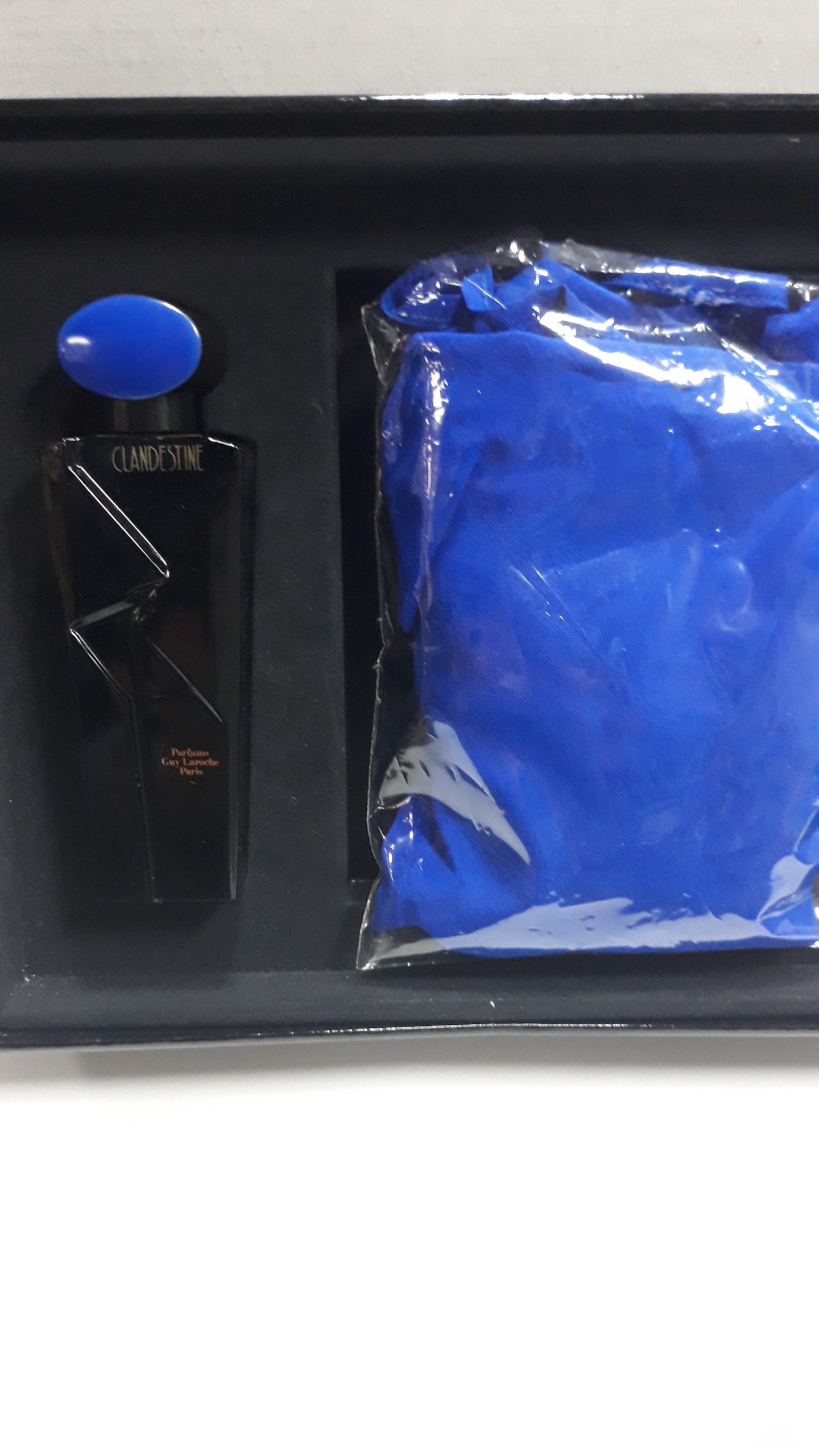 GUY LAROCHE CLANDESTINE EDITION NOIR CONFEZIONE EAU DE TOILETTE 50 ML+TOP EN SOIE