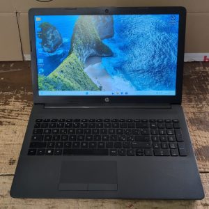 HP NOTEBOOK 250 G7 I5 10°Gen i5-1035G1, 8GB, 240 SSD M.2, SCHERMO 15.6 – Win11 PRO  Rif.801