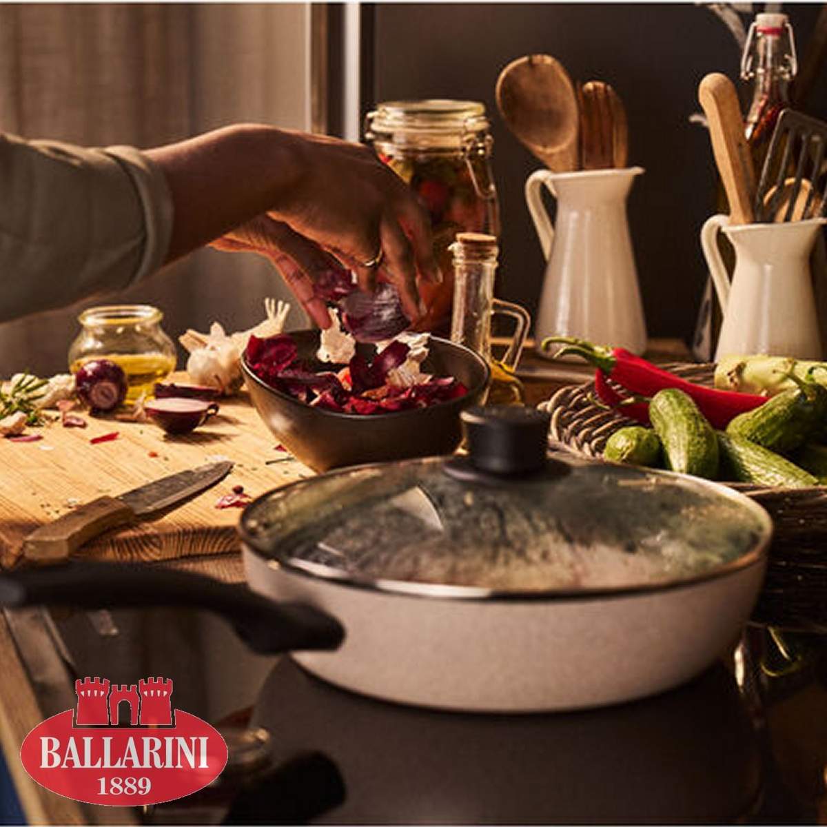 Tegame con coperchio Ballarini Ledro 28 cm Ceraforce 1027803 - immagine 6