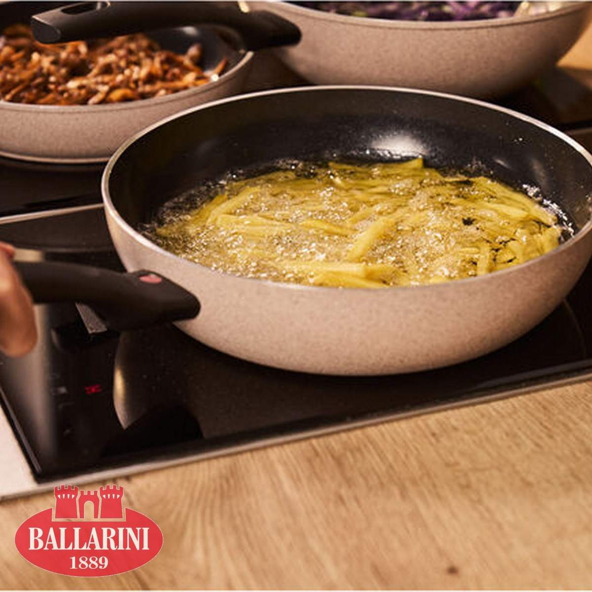 Tegame con coperchio Ballarini Ledro 28 cm Ceraforce 1027803 - immagine 8