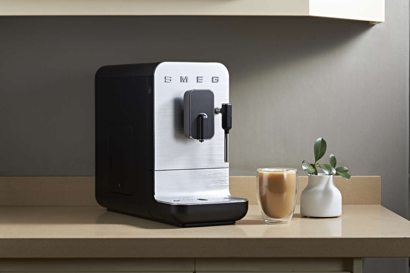 Smeg Macchina da Caffè Espresso Automatica 50′ Style - immagine 5