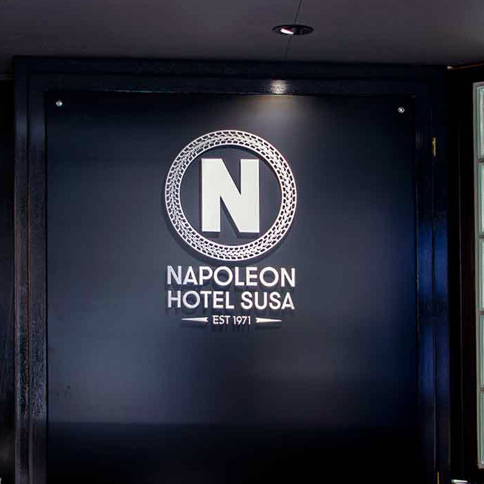 Insegna con lettere in rilievo e pannello di alluminio a colori su misura fino a max 300X50 cm - immagine 2