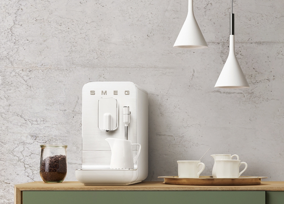 Smeg Macchina da Caffè Espresso Automatica 50′ Style - immagine 3