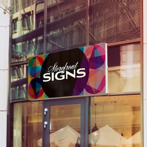 Insegna con pannello scatolato di alluminio a colori su misura fino a max 150X70 cm