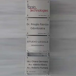 Telaio in alluminio anodizzato per targhe