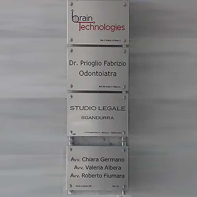 Telaio in alluminio anodizzato per targhe